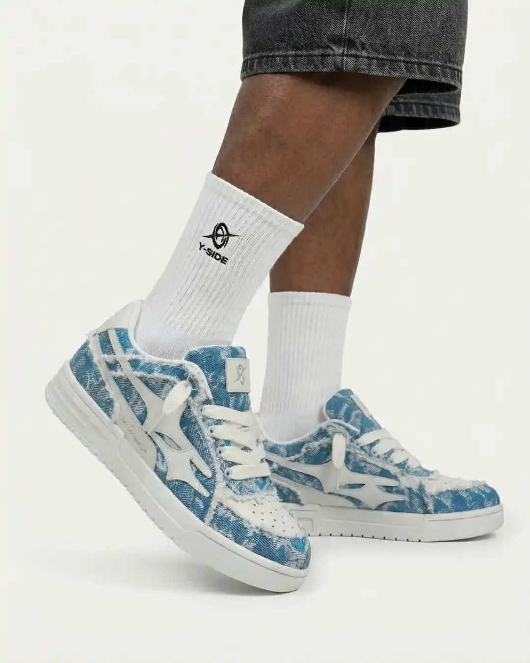 "CONFORM" Socks