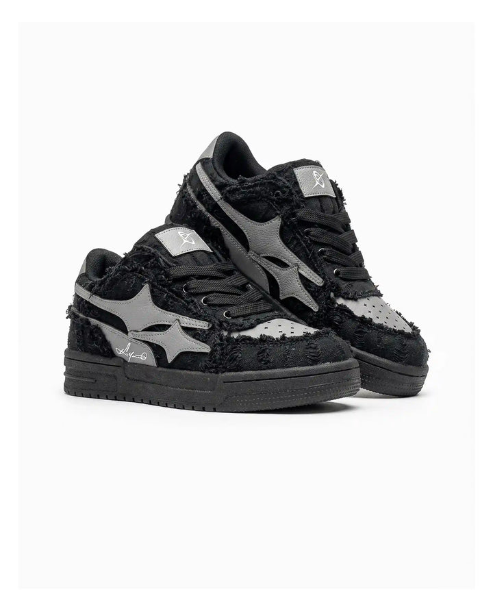 <tc>"BLACK AIRLINE" Shoes</tc>