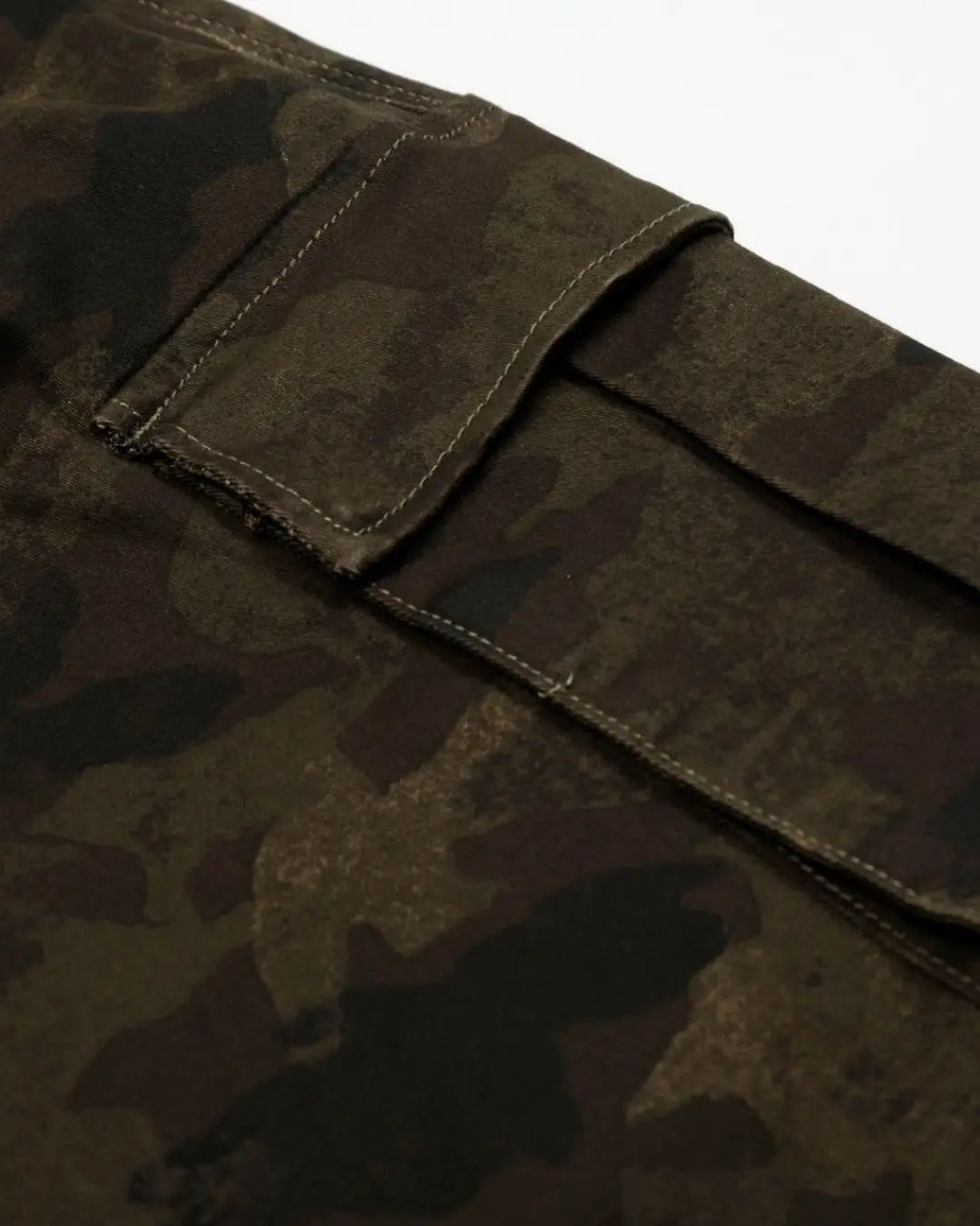 "HUNTER" Camo Jorts