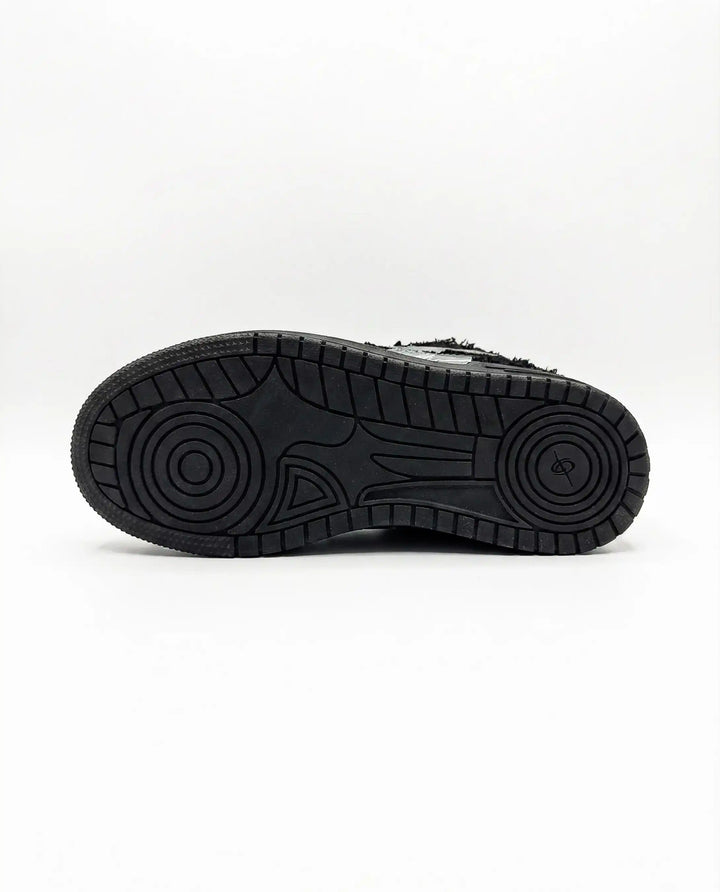 <tc>"BLACK AIRLINE" Shoes</tc>