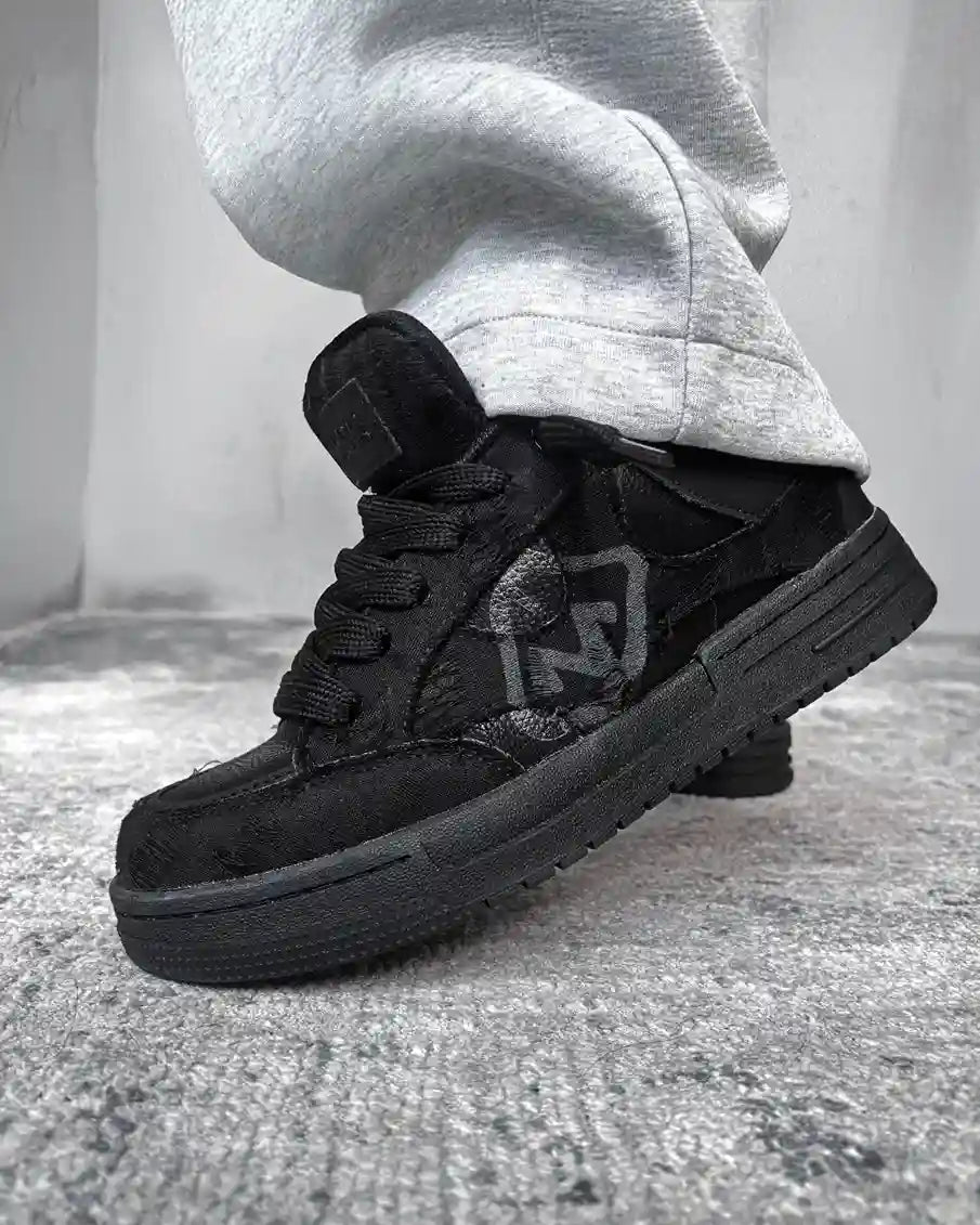 "SILENT" Shoes