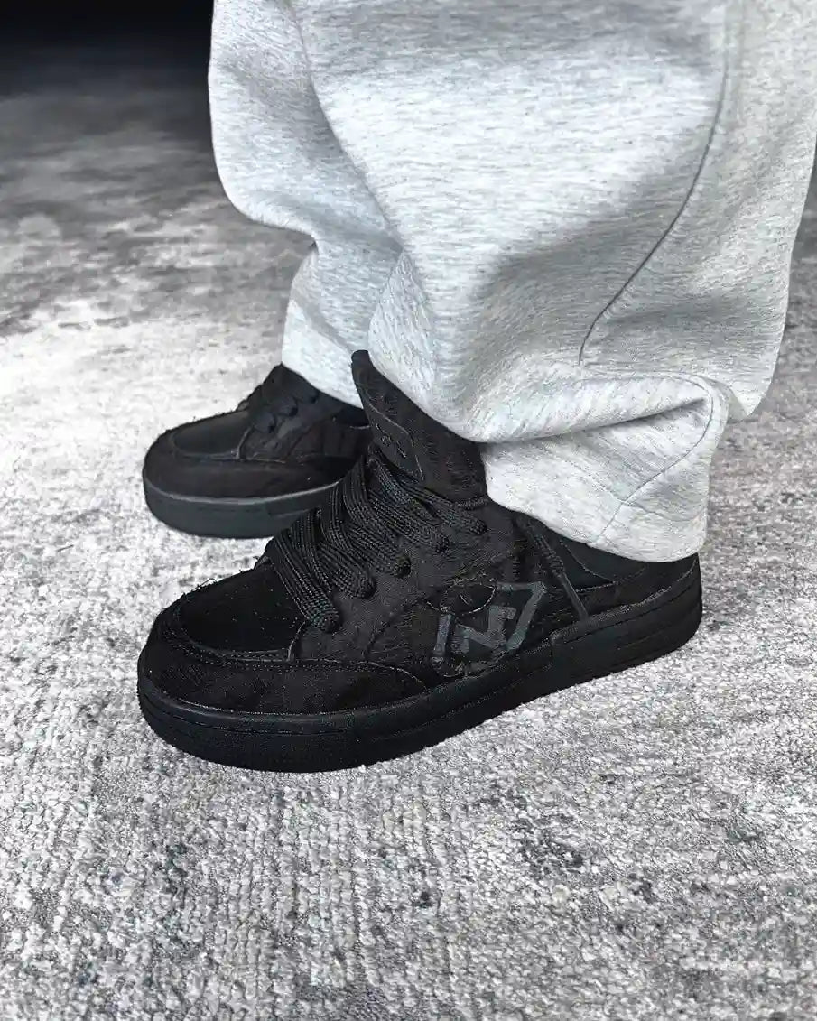 "SILENT" Shoes